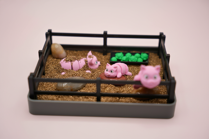 Mini Pig Zen Garden Sand Tray Kit – Cute Farm Pig Desk Decor, Stress Relief Fidget Sandbox, 3D Printed Office Desk Gift