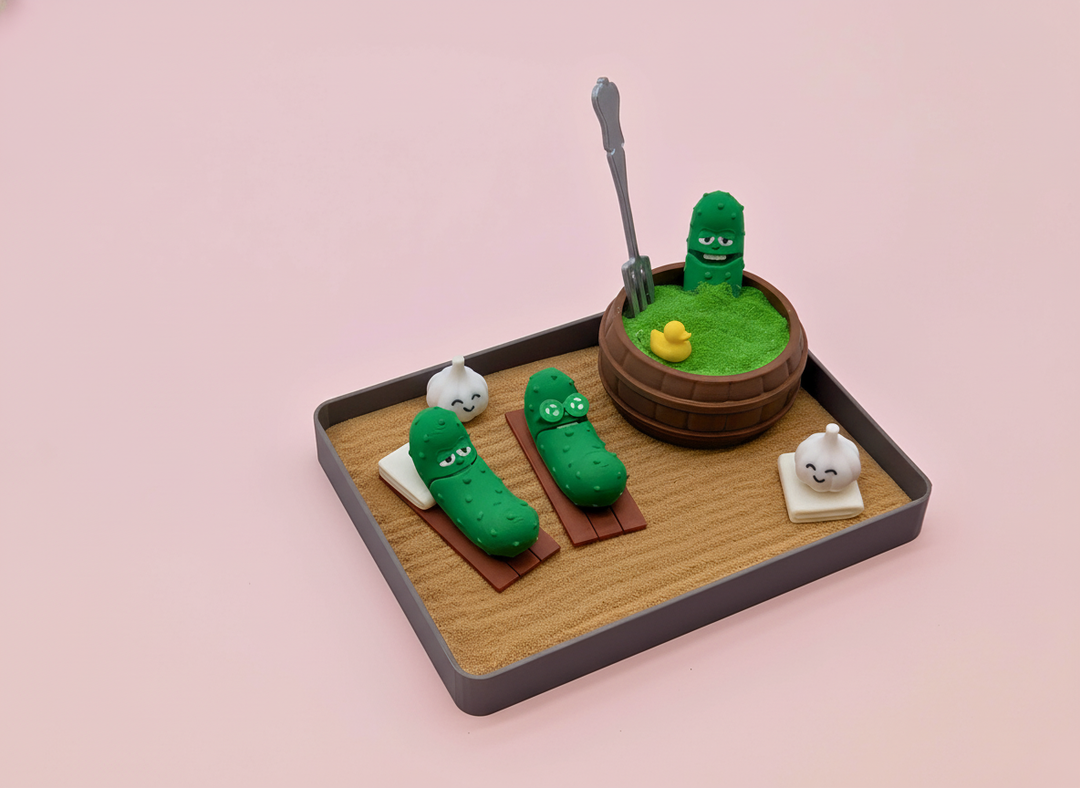 Pickle Mini Zen Garden Sand Tray – Funny Pickle Desk Decor, Stress Relief Fidget Sandbox, 3D Printed Office Desk Toy Gift