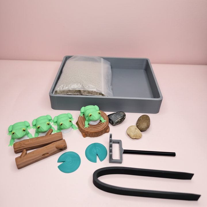 Frog Swamp Mini Zen Garden Sand Tray Kit – Cute Frog Desk Decor, Stress Relief Fidget Sandbox, 3D Printed Office Desk Gift